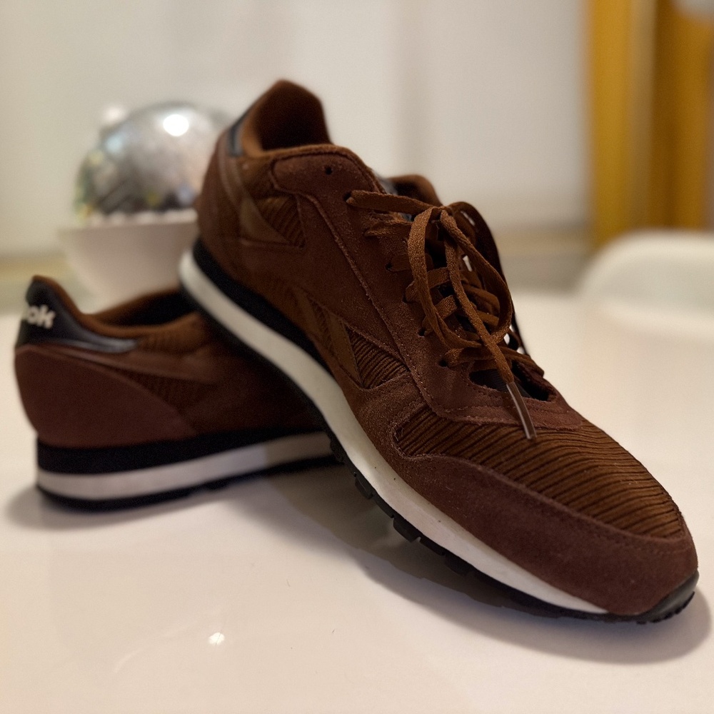 Reebok CL Premium Brown & Black Corduroy Skate Shoes Mens Size 11 US